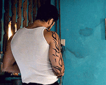 Seth Gecko Dj Cotrona GIF - Seth Gecko Dj Cotrona With A Drink GIFs