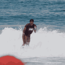 surfista celebrando flamboiar surfista surf onda