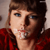 Swifferpics Taylor Swift GIF - Swifferpics Taylor Swift Taylor Swift Cake GIFs