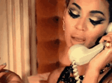 Beyonce Love Me GIF - Beyonce Love Me On The Phone GIFs