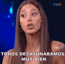 a woman making a funny face with the words todos desayunabamos muy bien above her
