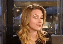 Scarlett Johansson Hello GIF - Scarlett Johansson Hello Eyebrows GIFs