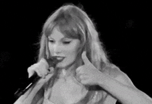 Taylor Swift Tay Tay GIF - Taylor Swift Tay Tay Broken Heart GIFs
