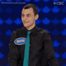 Chuckle Family Feud Canada GIF - Chuckle Family Feud Canada Smiling GIFs