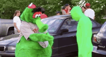 Green Man / Mascote / Toca Aqui / Deixa Que Eu Toco Sozinho / Always Sunny In Philadelphia GIF - Green Man Mascot Sassy GIFs