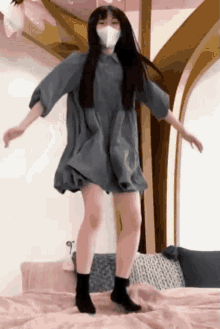 Momo Onefive Jumping GIF - Momo Onefive Jumping GIFs