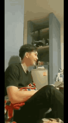 Guy Thumbs Up GIF - Guy Thumbs Up On The Phone GIFs