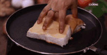 Toasted Bread Homecookingshow GIF - Toasted Bread Homecookingshow Crispy Bread GIFs