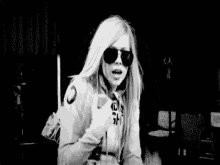 Avril Lavigne Oh Shit GIF - Avril Lavigne Oh Shit Hot Damn GIFs