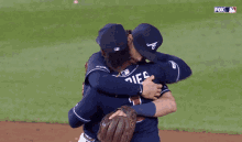 Atlanta Braves Braves GIF - Atlanta Braves Braves Hug GIFs