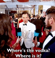 Oscar Benedict Cumberbatch GIF - Oscar Benedict Cumberbatch Vodka GIFs