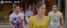 Golmaal3 Kareena Kapoor GIF - Golmaal3 Kareena Kapoor Tumhari Maa Ka Ghosla GIFs