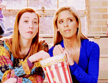 Eating Popcorn Hi There GIF - Eating Popcorn Hi There Smile GIFs