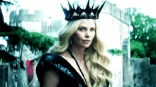 the huntsman winters war charlize theron queen look stare