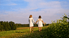 Meadow Mother And Daughter GIF - Meadow Mother And Daughter Take A Walk GIFs