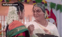 Kamal Hassan And Meena Avvai Shanmugi GIF - Kamal Hassan And Meena Avvai Shanmugi Bamma Ne Sathyabhamane GIFs