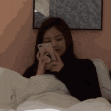 Jennie Phone Jennie Texting GIF - Jennie Phone Jennie Texting Jennie Meme GIFs