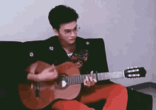 Nonttanont Playing Guitar GIF - Nonttanont Playing Guitar Happy GIFs