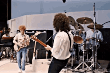 Joe Mazzello John Deacon GIF - Joe Mazzello John Deacon Brian May GIFs