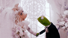 Muppet Show Kermit GIF - Muppet Show Kermit Miss Piggy GIFs