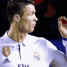 Ronaldo-calma GIFs - Get the best GIF on GIPHY