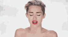 Miley Cyrus Wrecking Ball GIF - Miley Cyrus Wrecking Ball Hannah Montana GIFs
