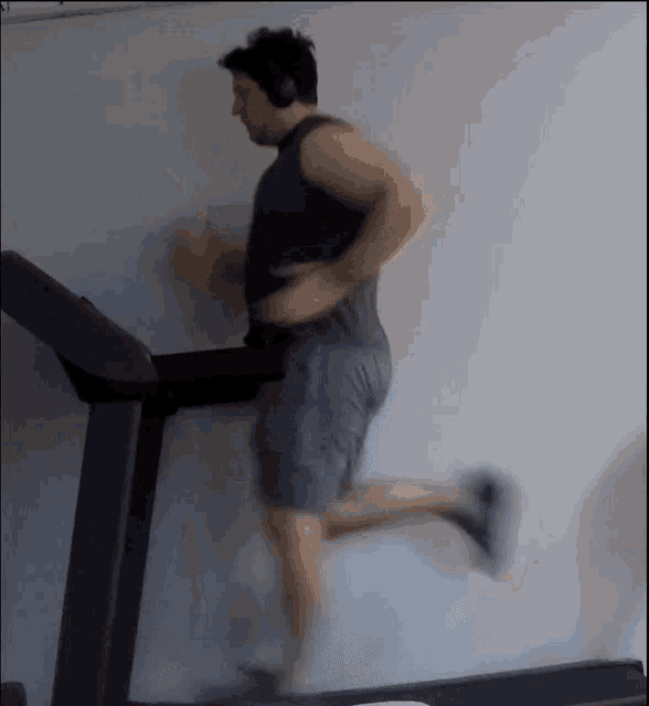 Guys Pants Fall Down On Treadmill GIF - Guys Pants Fall Down On