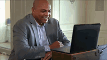 Laugh Charles Barkley GIF - Laugh Charles Barkley Roll Up Your Sleeves GIFs