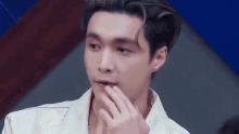 What What Happened GIF - What What Happened Zhangyixing GIFs