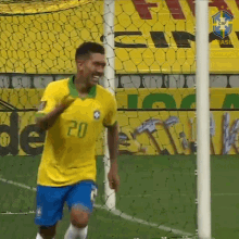 pulando de alegria roberto firmino cbf confederacao brasileira de futebol selecao brasileira