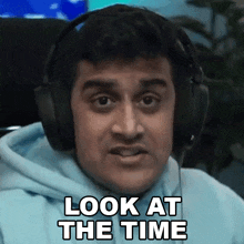 Look At The Time Phillybeatzu GIF - Look At The Time Phillybeatzu I Have To Go GIFs