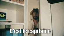 Capitaine Gros Cheh Capitaine Crochet GIF - Capitaine Gros Cheh Capitaine Crochet Cheh GIFs