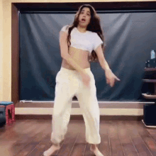 Janhvi Kapoor Dancing GIF - Janhvi Kapoor Janhvi Dancing GIFs
