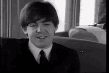 Paul Mccartney The Beatles GIF - Paul Mccartney The Beatles Disgusted GIFs