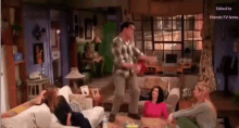 When You Know Tomorrow Is Friday Friends GIF - When You Know Tomorrow Is Friday Friends Chandler GIFs