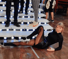 Taylor Swift Raise Leg GIF