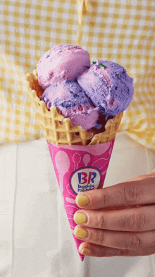 Baskin Robbins Ice Cream GIF - Baskin Robbins Ice Cream Sprinkles GIFs