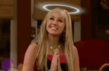 Angioletto Angelo Buono Buona Bravo Brava GIF - Little Angel Hannah Montana Miley Cyrus GIFs