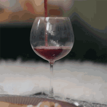 Pouring Wine Tharn Thara Kirigun GIF - Pouring Wine Tharn Thara Kirigun Me Mind Y GIFs