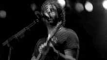 Pointing Billy Currington GIF - Pointing Billy Currington Thats How Country Boys Roll Song GIFs