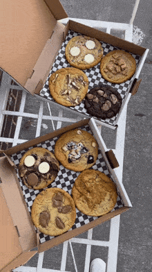 Cookies Dessert GIF - Cookies Dessert Box Of Cookies GIFs