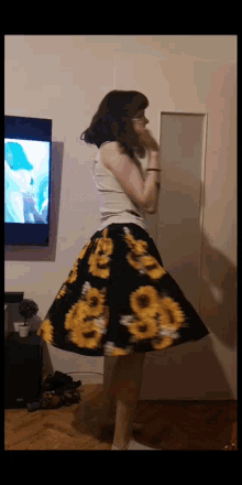 Dress Turn Around GIF - Dress Turn Around Skirt GIFs