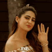 Bye Bye Sara Ali Khan GIF - Bye Bye Sara Ali Khan Sara GIFs