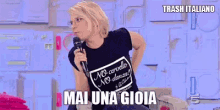 Mai Una Gioia GIF - Maria De Filippi Mai Na Gioia Trash Italiano GIFs