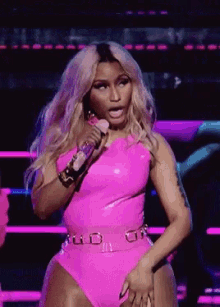 Nicki Minaj Beckon GIF - Nicki Minaj Beckon Come Here GIFs