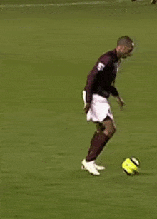 Thierry Henry Fake Pass GIF - Thierry Henry Fake Pass Epl GIFs