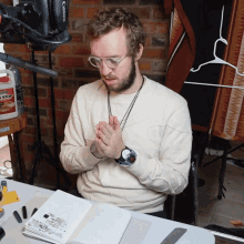 Clap Clap Peter Draws GIF - Clap Clap Peter Draws Clapping With My Hands GIFs