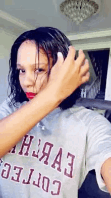 Red Lipstick Wet Hair GIF - Red Lipstick Wet Hair Face Time GIFs