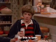 Beer Eric Forman GIF - Beer Eric Forman That70s Show GIFs