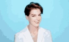 Anne Hathaway Smiling GIF - Anne Hathaway Smiling Happy GIFs